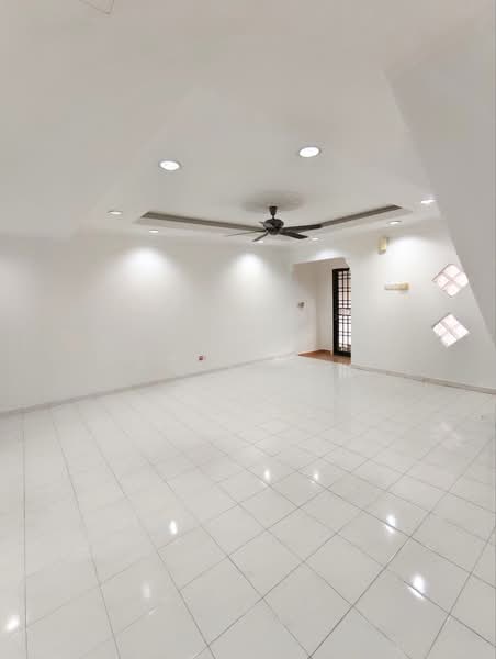 Rumah Teres untuk Dijual di Taman Pakatan Jaya (Tambun) - Steven . - Living Room - PropertyGuru.com.my