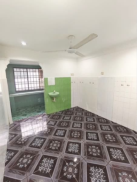 Rumah Teres untuk Dijual di Taman Pakatan Jaya (Tambun) - Steven . - Dining & Dry Kitchen - PropertyGuru.com.my