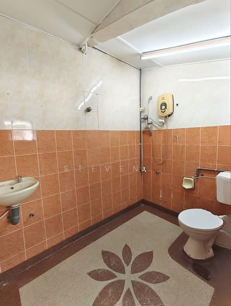 Rumah Teres untuk Dijual di Taman Pakatan Jaya (Tambun) - Steven . - Bathroom - PropertyGuru.com.my