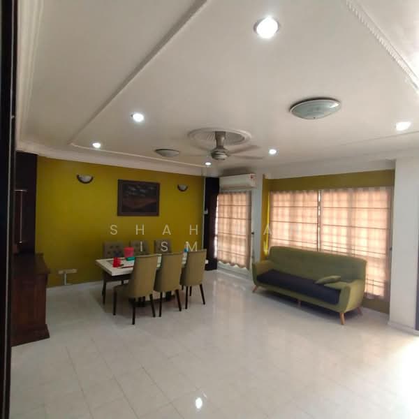 Seksyen 23 untuk Untuk Dijual - RM 650,000, Mac 2026 - Living Room - PropertyGuru.com.my