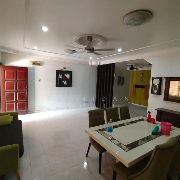 Seksyen 23 untuk Untuk Dijual - RM 650,000, Mac 2026 - Living Room - PropertyGuru.com.my