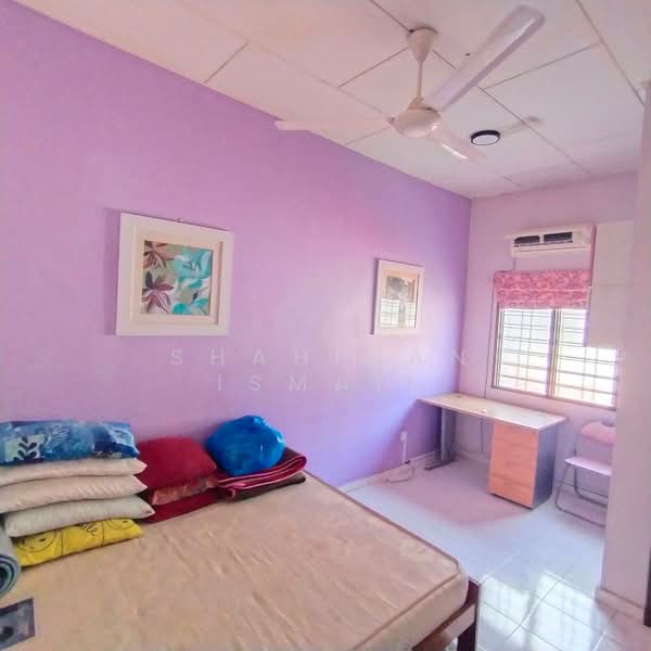 Seksyen 23 untuk Untuk Dijual - RM 650,000, Mac 2026 - Bedroom - PropertyGuru.com.my