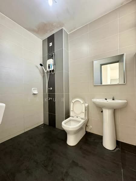 2-storey Terraced House for Rent in Skudai (Johor) - Sakura Tok - Bathroom - PropertyGuru.com.my