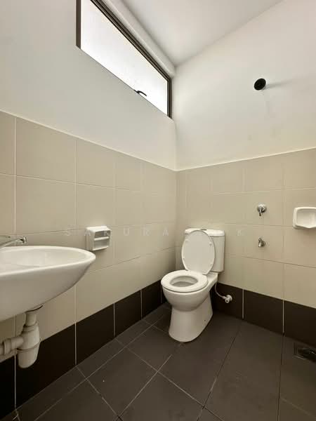 2-storey Terraced House for Rent in Skudai (Johor) - Sakura Tok - Bathroom - PropertyGuru.com.my