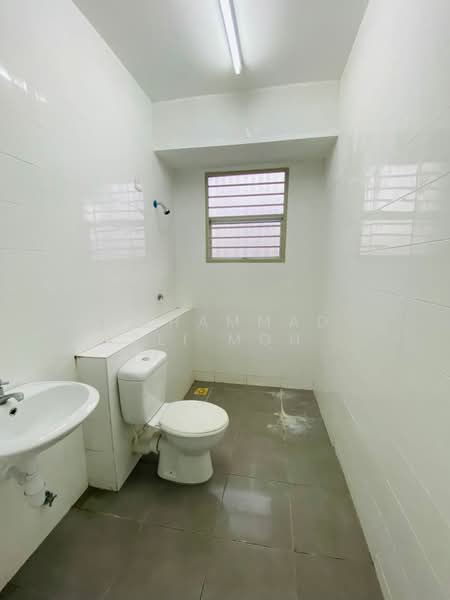 3-storey Terraced House for Rent in Kajang (Selangor) - Muhammad Nazli Mohd Amin - Bathroom - PropertyGuru.com.my