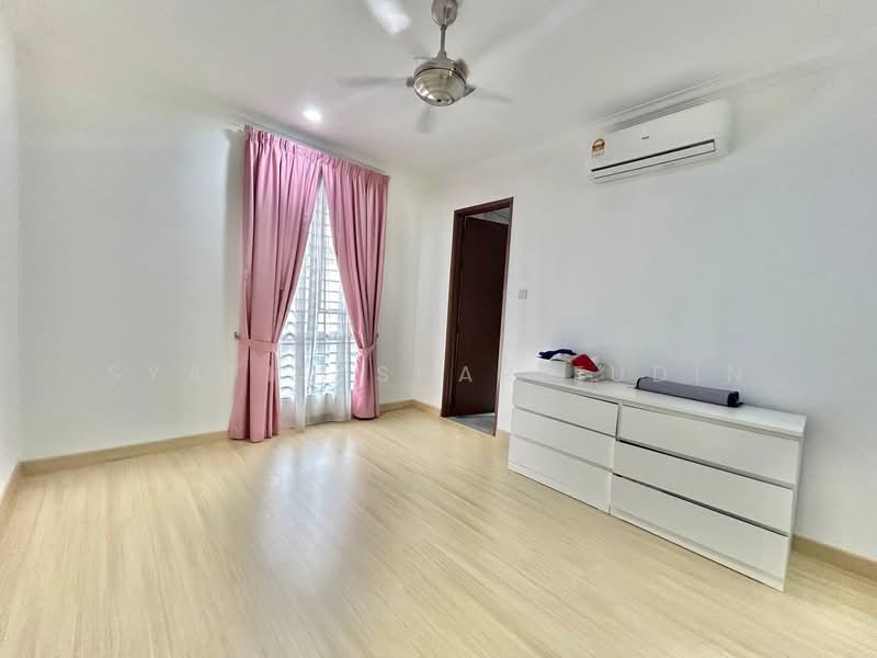 Townhouse for Sale in Shah Alam (Selangor) - Syafiq Sharifudin - Bedroom - PropertyGuru.com.my