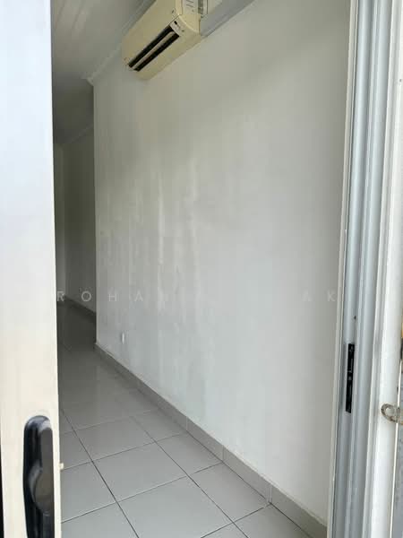 Apartment for Rent at Danau Perintis - Rohana Ishak - Corridor - PropertyGuru.com.my
