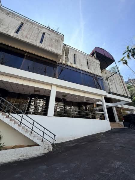 SHOP LOT RENT 3 STOREY COMPLEX 51537 SQFT AT BATU FERRINGHI WITH 26 BASEMENT CAR PARK untuk Untuk Disewa - RM 48,000 /bulan, Apr 2026 - Exterior - PropertyGuru.com.my