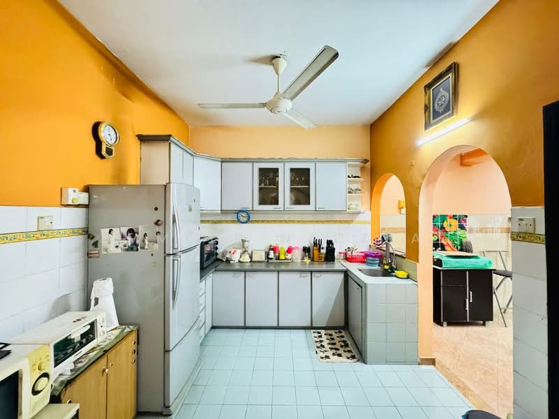 2-storey Terraced House for Sale in Usj 11 (Subang Jaya) - Ammeer Nadzrai - Kitchen - PropertyGuru.com.my