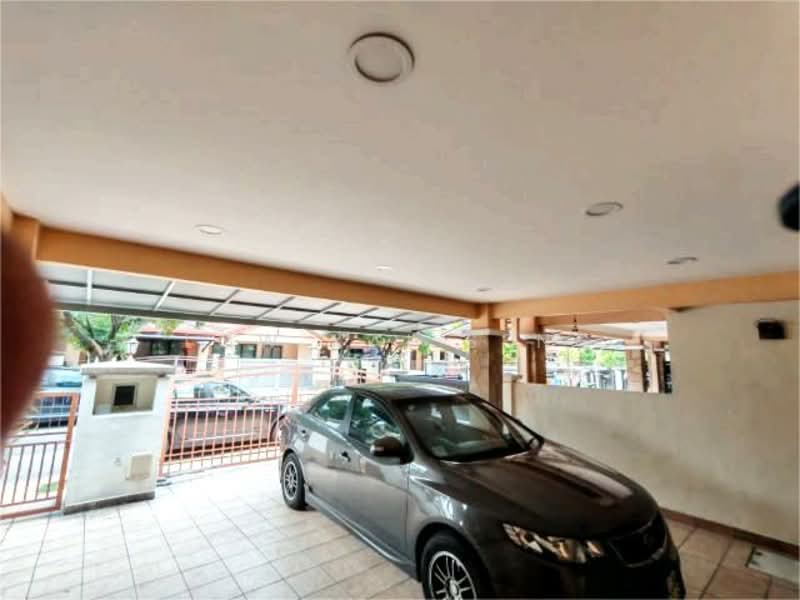 2-storey Terraced House for Rent in Kelana Jaya (Petaling Jaya) - Low Kai Seng - Car Park - PropertyGuru.com.my