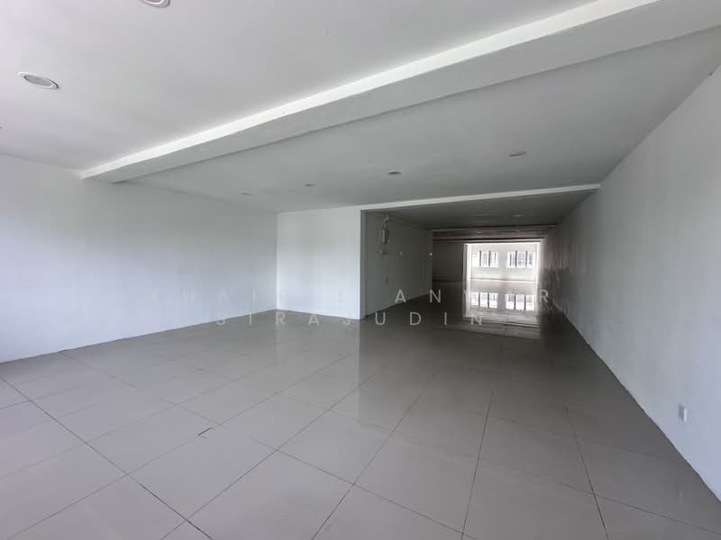 Kedai / Pejabat untuk Disewa di Sungai Buloh (Selangor) - Khairil Anwar Sirajudin - Interior - PropertyGuru.com.my