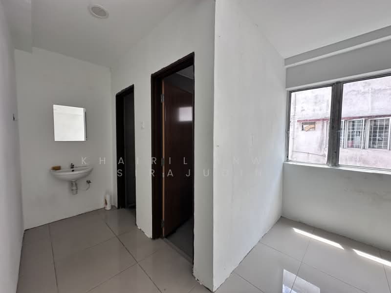 Kedai / Pejabat untuk Disewa di Sungai Buloh (Selangor) - Khairil Anwar Sirajudin - Interior - PropertyGuru.com.my