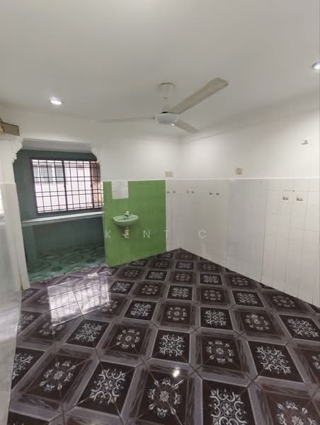 2-storey Terraced House for Sale in Taman Pakatan (Ipoh) - Kent C - Kitchen - PropertyGuru.com.my