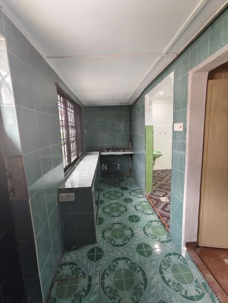 2-storey Terraced House for Sale in Taman Pakatan (Ipoh) - Kent C - Kitchen - PropertyGuru.com.my