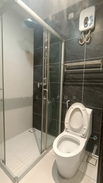 Condominium for Rent at Bay Laurel @ Country Garden Danga Bay - Lisa Pon - Bathroom - PropertyGuru.com.my