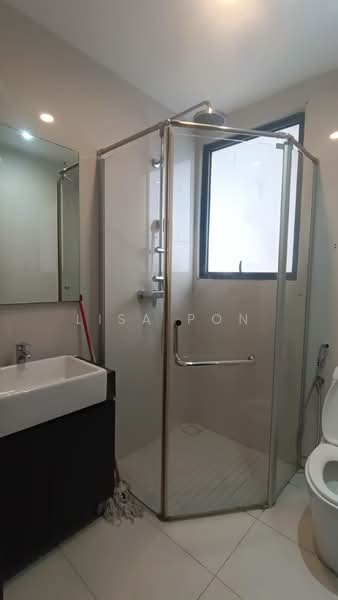 Condominium for Rent at Bay Laurel @ Country Garden Danga Bay - Lisa Pon - Bathroom - PropertyGuru.com.my