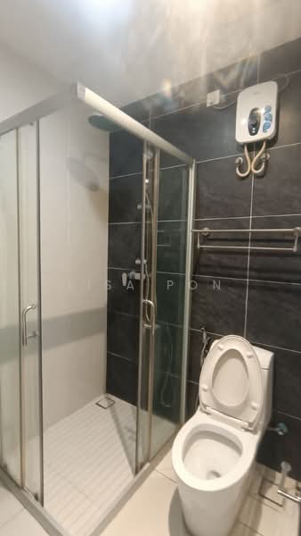 Condominium for Rent at Bay Laurel @ Country Garden Danga Bay - Lisa Pon - Bathroom - PropertyGuru.com.my