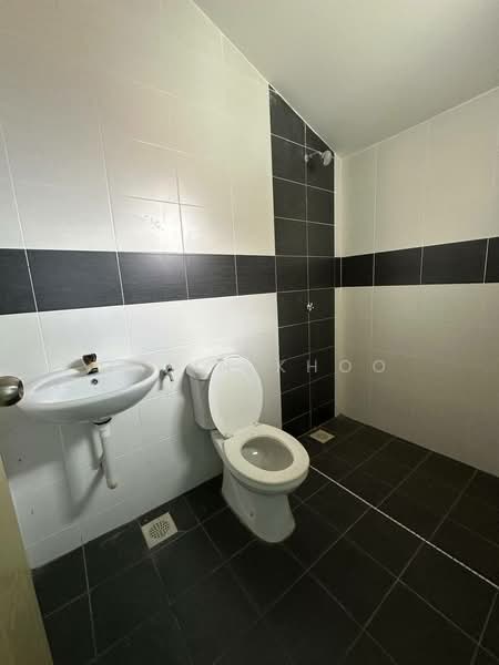 2-storey Terraced House for Sale in Kelebang (Ipoh) - Qazin Khoo - Bathroom - PropertyGuru.com.my
