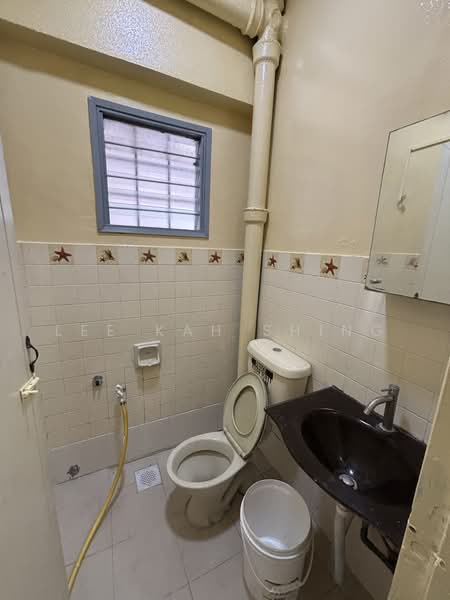 2-storey Terraced House for Rent in Taman Pinggiran Templer (Selayang) - Lee Kah Shing - Bathroom - PropertyGuru.com.my