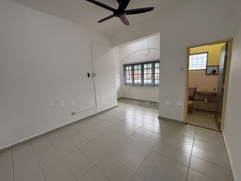 2-storey Terraced House for Rent in Taman Pinggiran Templer (Selayang) - Lee Kah Shing - Bathroom - PropertyGuru.com.my