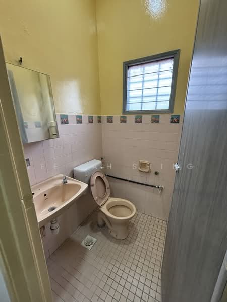 2-storey Terraced House for Rent in Taman Pinggiran Templer (Selayang) - Lee Kah Shing - Bathroom - PropertyGuru.com.my