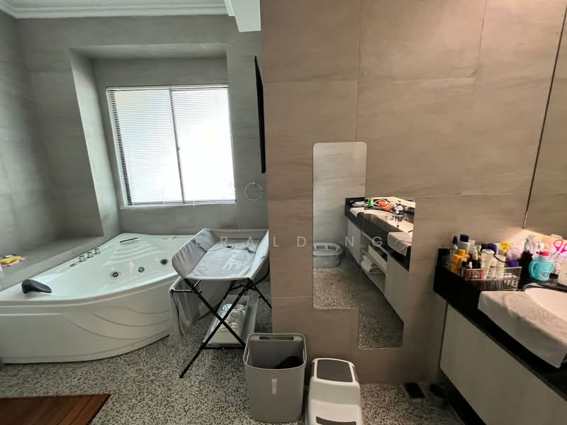 Rumah Banglo untuk Dijual di Jalan Ipoh (Kuala Lumpur) - Gerald Ng - Bathroom - PropertyGuru.com.my