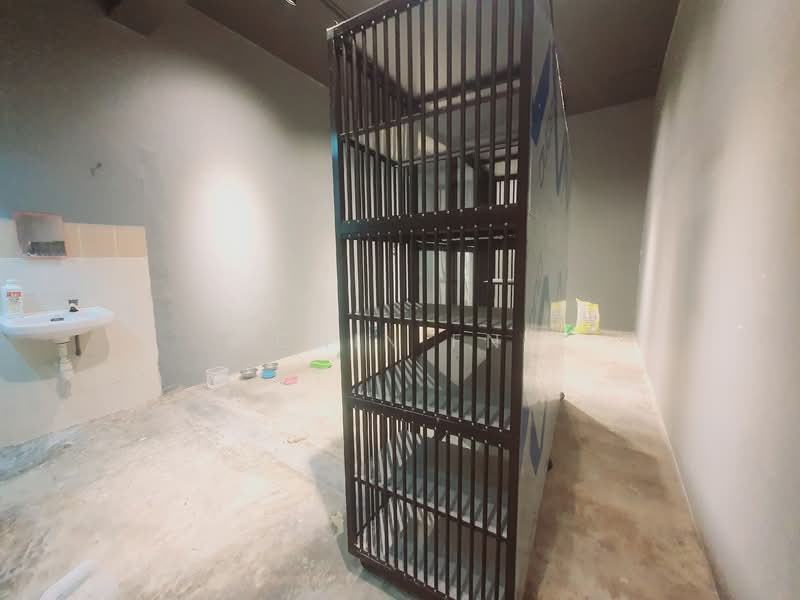 Shop for Rent in Taman Rembia Perkasa (Rembia) - CHIN FN - Interior - PropertyGuru.com.my