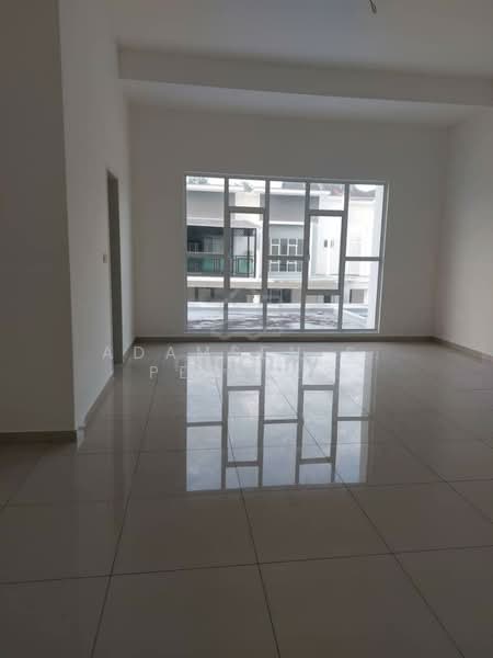 2-storey Terraced House for Sale in Seremban (Negeri Sembilan) - Adamsen S. Pereira - Master bedroom - PropertyGuru.com.my