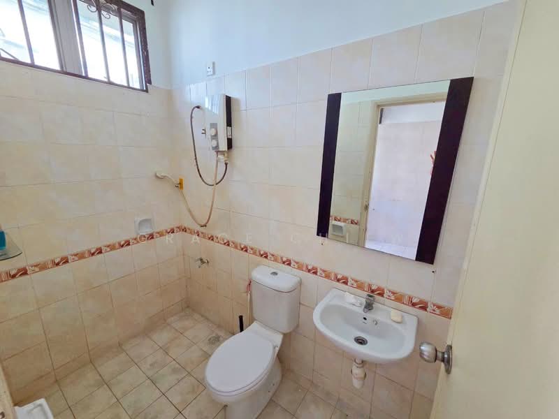 2-storey Terraced House for Sale in Taman Mount Austin (Tebrau) - Grace Chiew - Bathroom - PropertyGuru.com.my