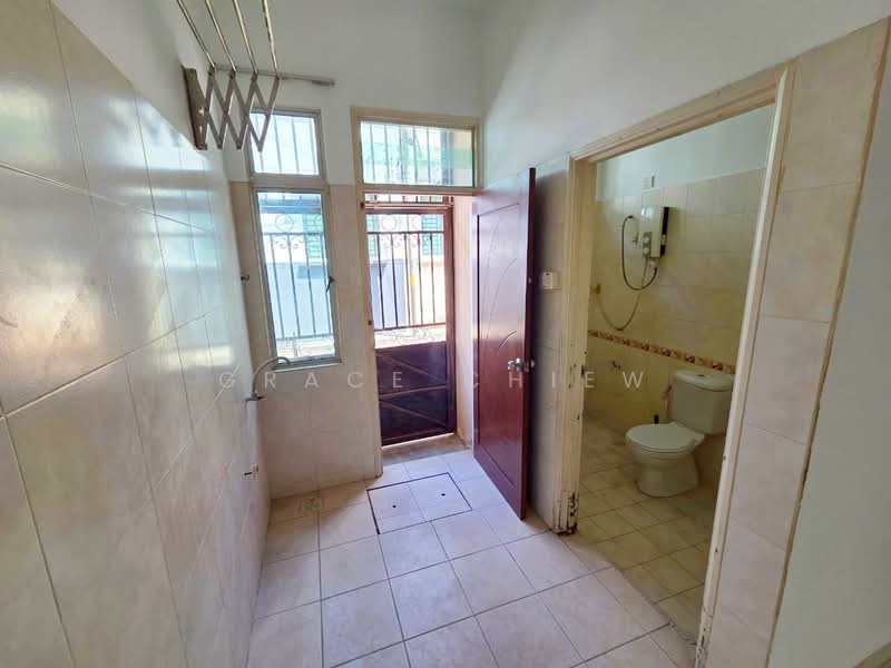 2-storey Terraced House for Sale in Taman Mount Austin (Tebrau) - Grace Chiew - Bathroom - PropertyGuru.com.my