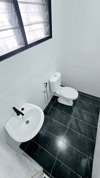 Newly refurbished 2 Sty Inter Corner House at Tmn Pasir Puteh Ipoh untuk Untuk Dijual - RM 438,000, Feb 2026 - Bathroom - PropertyGuru.com.my