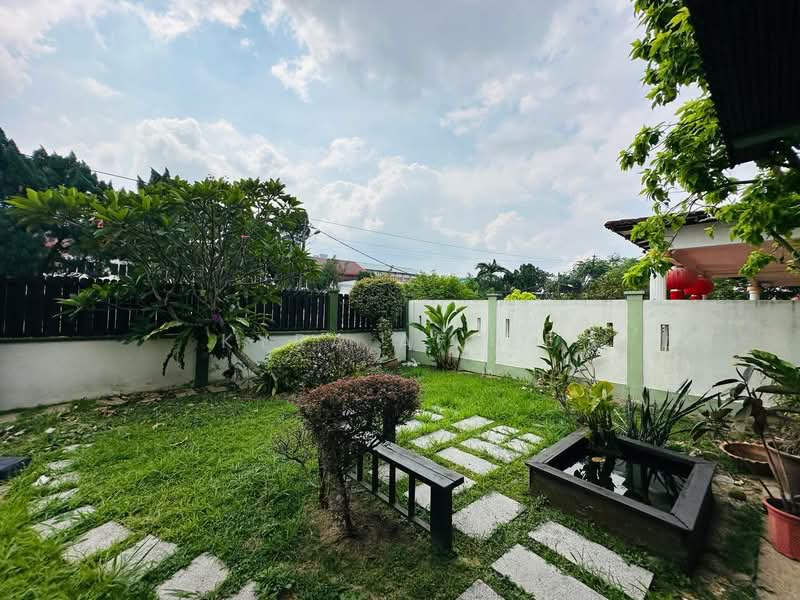 Bungalow for Sale in Petaling Jaya (Selangor) - Kyra Afnee - Garden - PropertyGuru.com.my