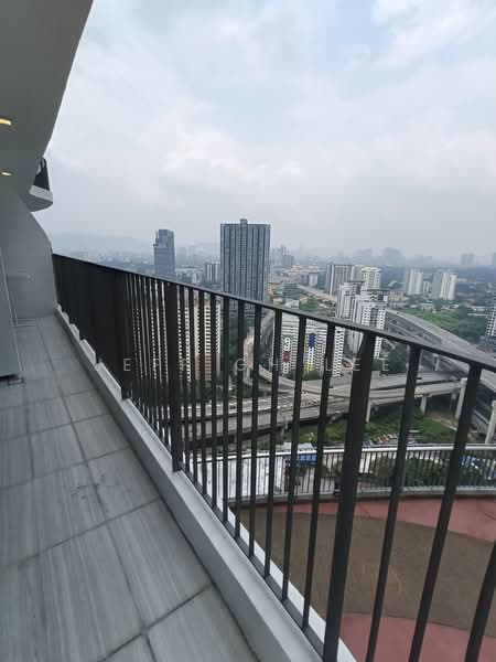 Servis Apartment untuk Disewa di Datum Jelatek Residence - Jeff GH Lee - Balcony - PropertyGuru.com.my
