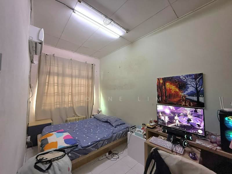 1-storey Terraced House for Sale in Taman Puteri Wangsa (Ulu Tiram) - Yvonne Lim - Bedroom - PropertyGuru.com.my