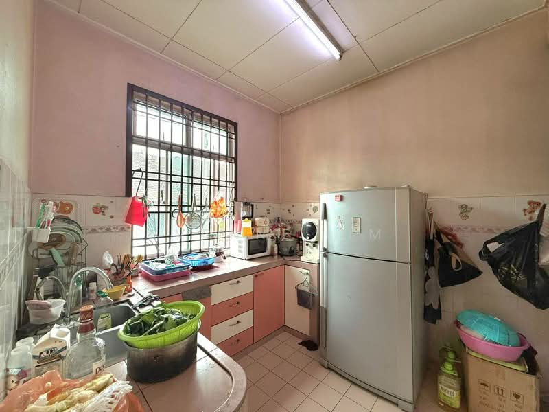 1-storey Terraced House for Sale in Taman Puteri Wangsa (Ulu Tiram) - Yvonne Lim - Kitchen - PropertyGuru.com.my