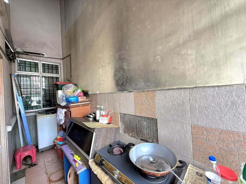1-storey Terraced House for Sale in Taman Puteri Wangsa (Ulu Tiram) - Yvonne Lim - Kitchen - PropertyGuru.com.my