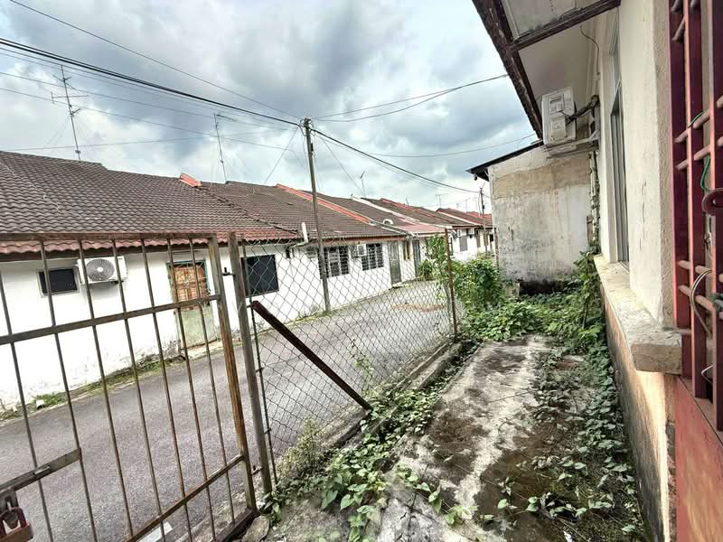 1-storey Terraced House for Sale in Taman Puteri Wangsa (Ulu Tiram) - Yvonne Lim - Exterior - PropertyGuru.com.my