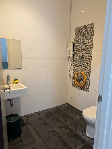 3-storey Terraced House for Rent in Tanjung Bungah (Penang) - Fionne Seah - Bathroom - PropertyGuru.com.my