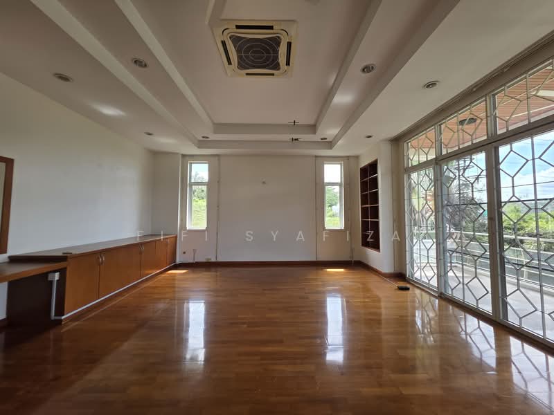 Bungalow for Rent in Damansara Heights (Kuala Lumpur) - Fifi Syafiza - Master Bedroom - PropertyGuru.com.my