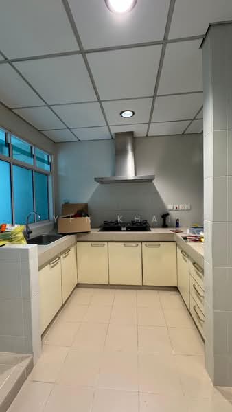 Condominium for Sale at Mont Kiara Banyan - Yen Khai - Kitchen - PropertyGuru.com.my