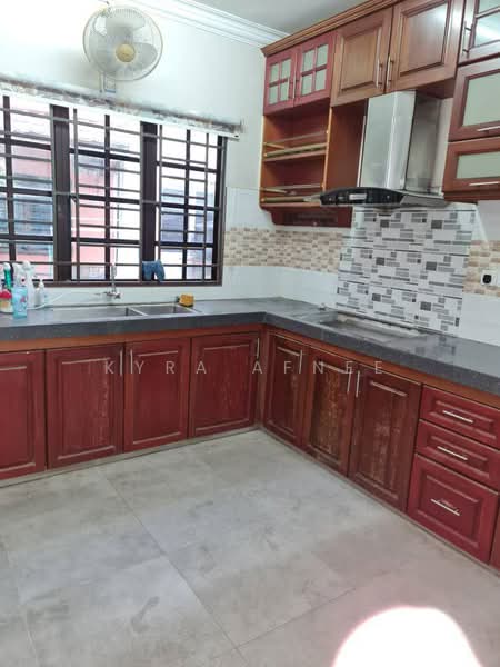Double Storey Terrace Seksyen 7 Bandar Baru Bangi untuk Untuk Dijual - RM 600,000, Apr 2026 - Kitchen - PropertyGuru.com.my