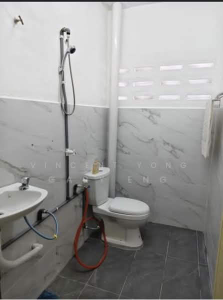 2.5-storey Terraced House for Sale in Taman Sri Muda (Shah Alam) - Vincent Yong - Bathroom - PropertyGuru.com.my