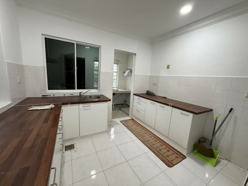 2-storey Terraced House for Rent in Cyberjaya (Selangor) - Fazri Omar - Kitchen - PropertyGuru.com.my