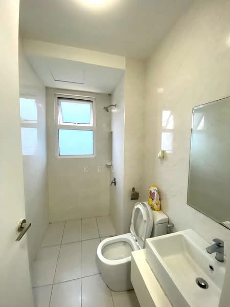 Service Residence for Rent at Eco Sky - Kew . - Bathroom - PropertyGuru.com.my