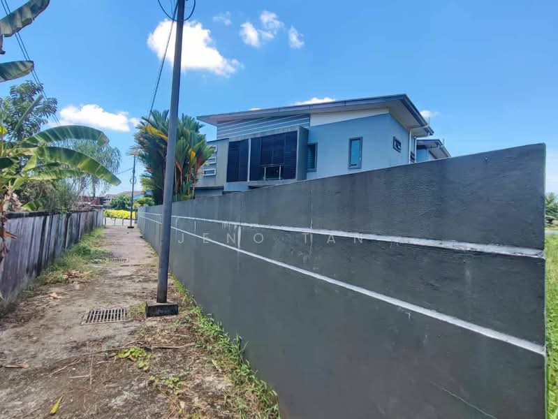 Semi-Detached House for Sale in Kuching (Sarawak) - Jeno Tan - Exterior - PropertyGuru.com.my