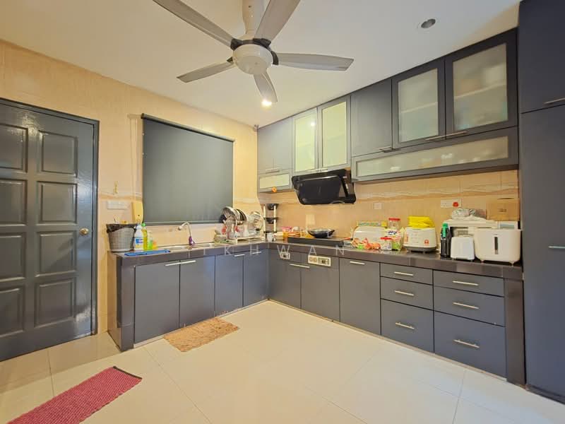 Semi-Detached House for Sale in Taman Lestari Perdana (Seri Kembangan) - Gudrotullah Ikhwan - Kitchen - PropertyGuru.com.my