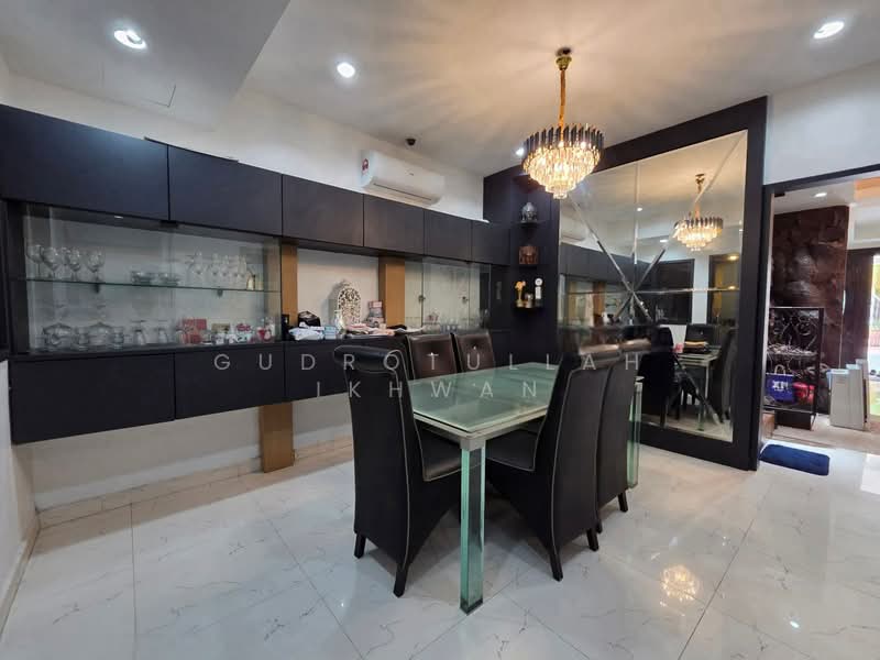 Semi-Detached House for Sale in Taman Lestari Perdana (Seri Kembangan) - Gudrotullah Ikhwan - Dining Room - PropertyGuru.com.my