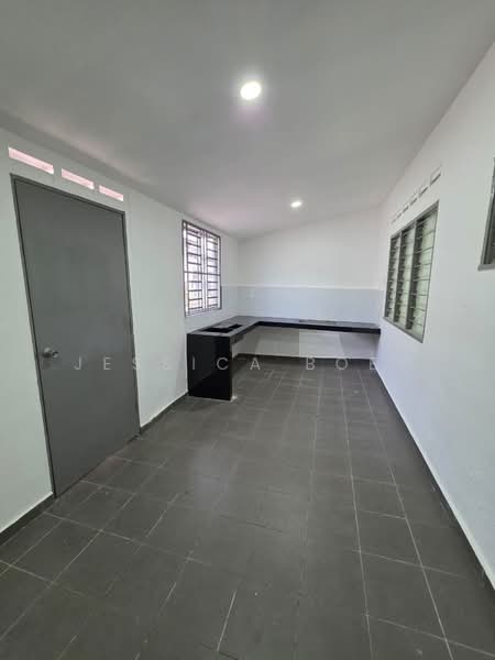 1-storey Terraced House for Sale in Taman Puteri Wangsa (Ulu Tiram) - Jessica Boey - Kitchen - PropertyGuru.com.my