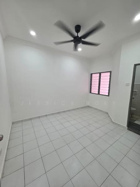 1-storey Terraced House for Sale in Taman Puteri Wangsa (Ulu Tiram) - Jessica Boey - Interior - PropertyGuru.com.my