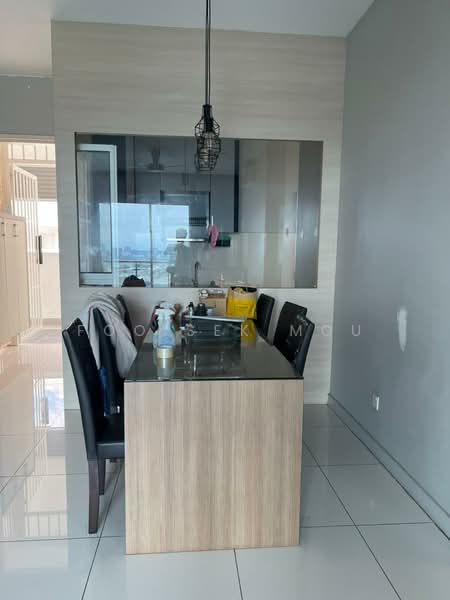 Service Residence for Sale at Skypod Residence - Foo Sek Mou - Dining Room - PropertyGuru.com.my